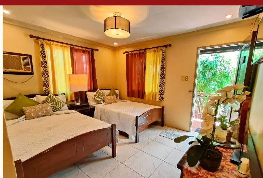 Bedroom 2A: 2 full beds + 1 pull-out single
